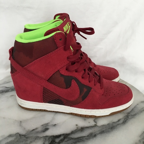 red nike dunk sky high